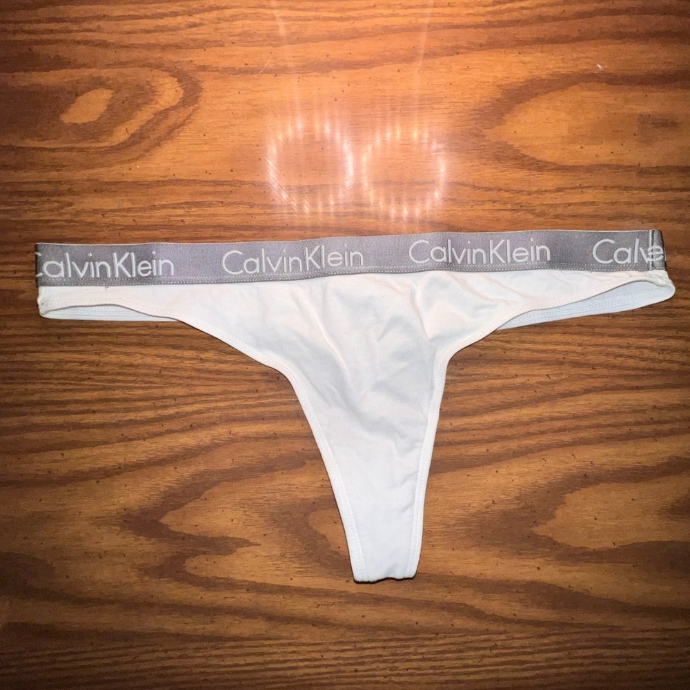 Women’s Calvin Klein Thong Size M